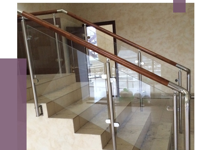 Комбинированные перила из металла и дерева в Нижнем Новгороде