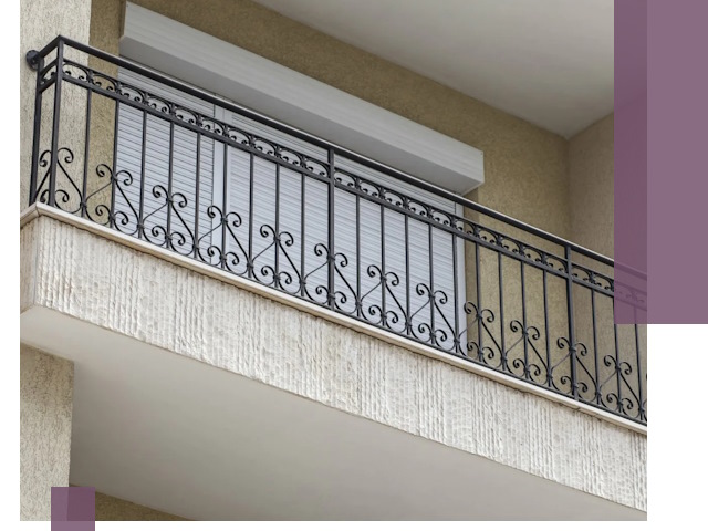 Балконные ограждения из металла и стекла в Нижнем Новгороде для домов