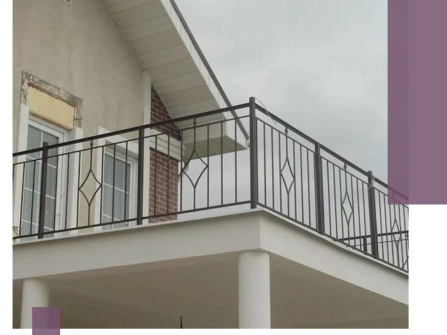 Изготовление балконных ограждений в Нижнем Новгороде из металла и стекла