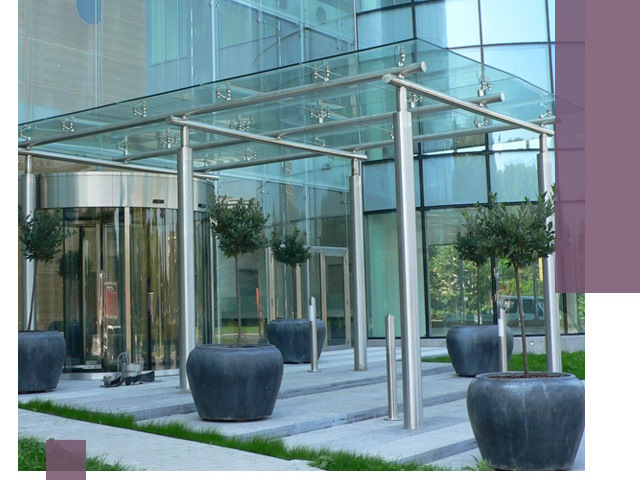 Навесы из стекла на заказ в Нижнем Новгороде — монтаж и установка